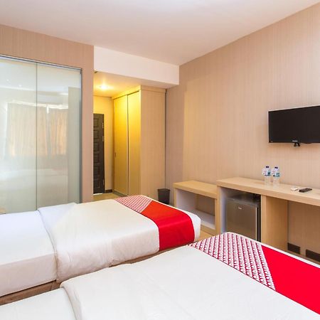 Oyo 663 Hotel Sejati Balikpapan  Exterior foto